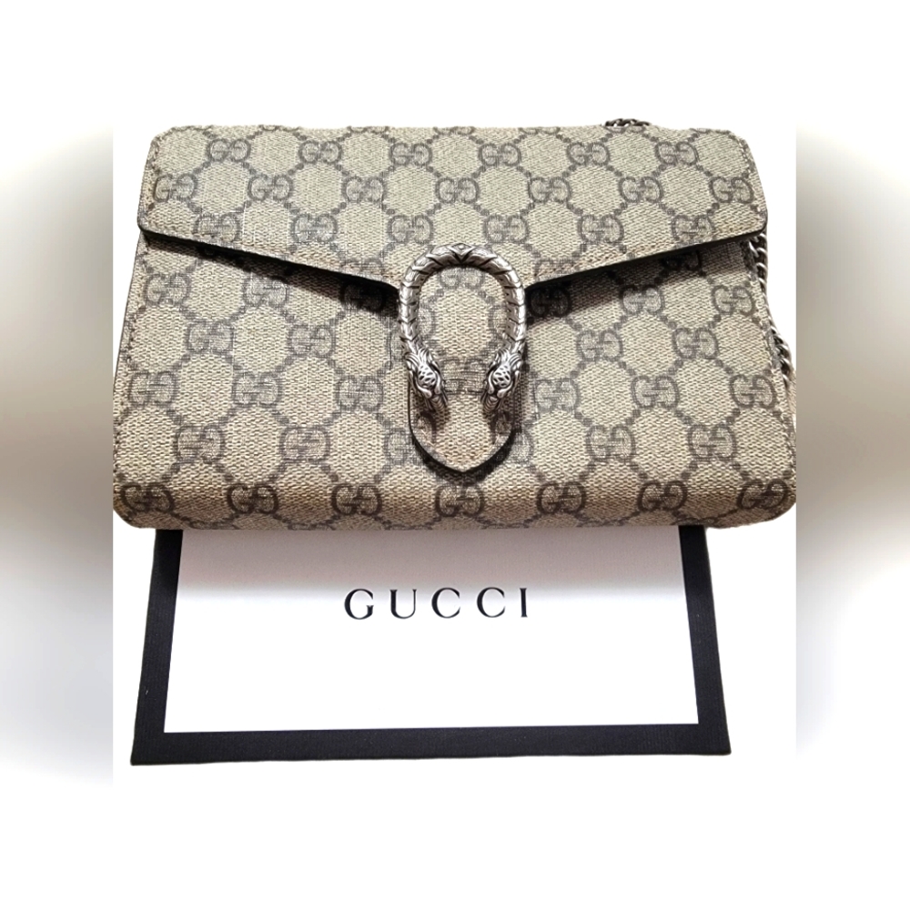 GUCCI DIONYSUS GG SUPREME CHAIN WALLET - beige and ebony